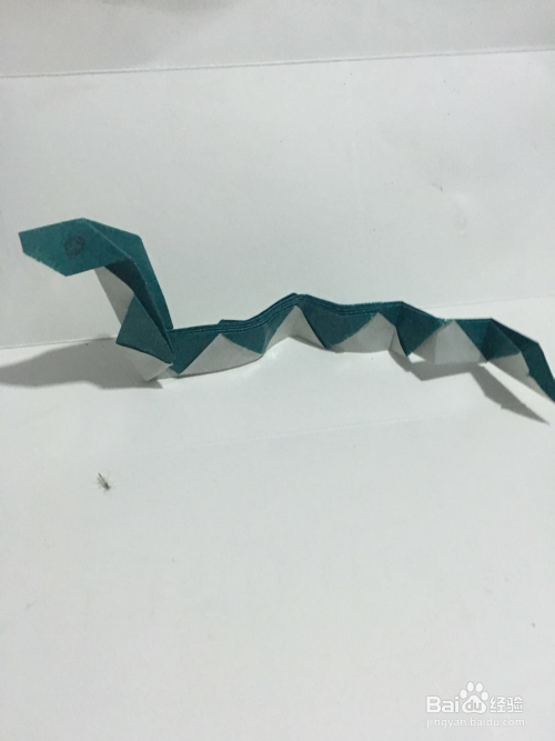 一只可爱的小花蛇 (二) 怎样用彩纸折叠
