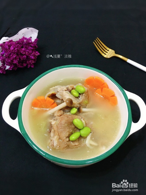 美味毛豆筒骨汤的做法