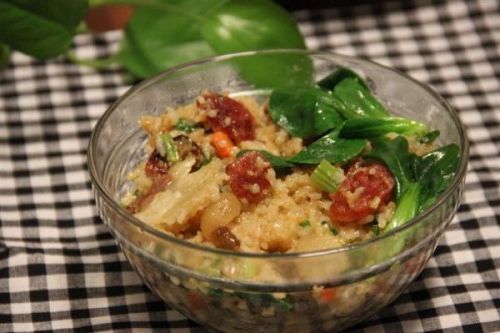 电饭煲腊味煲仔饭