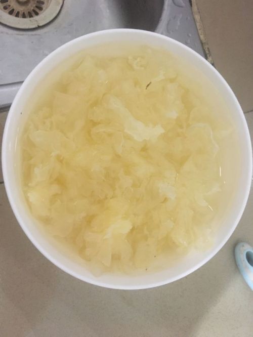 银耳红枣枸杞糖水