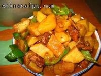 土豆烧肉的做法
