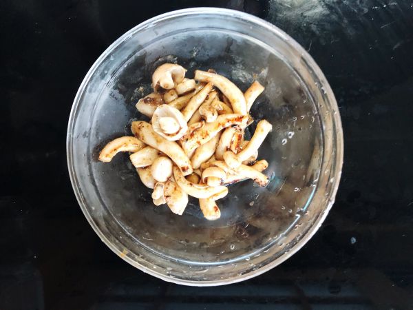 芦笋白玉菇肥牛卷