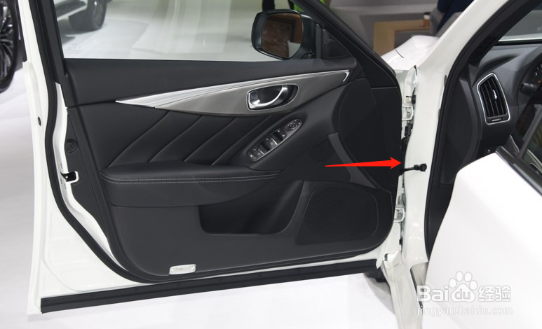 英菲尼迪Q50汽车座椅如何调节