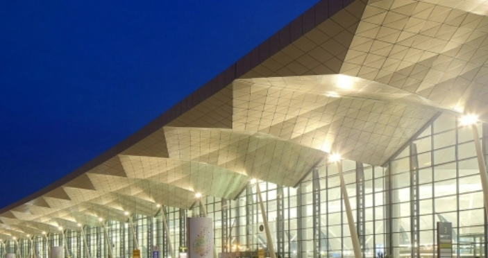 沈阳机场离哪个火车站近