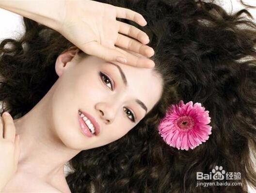 脱发头皮有红点头发出油怎么办