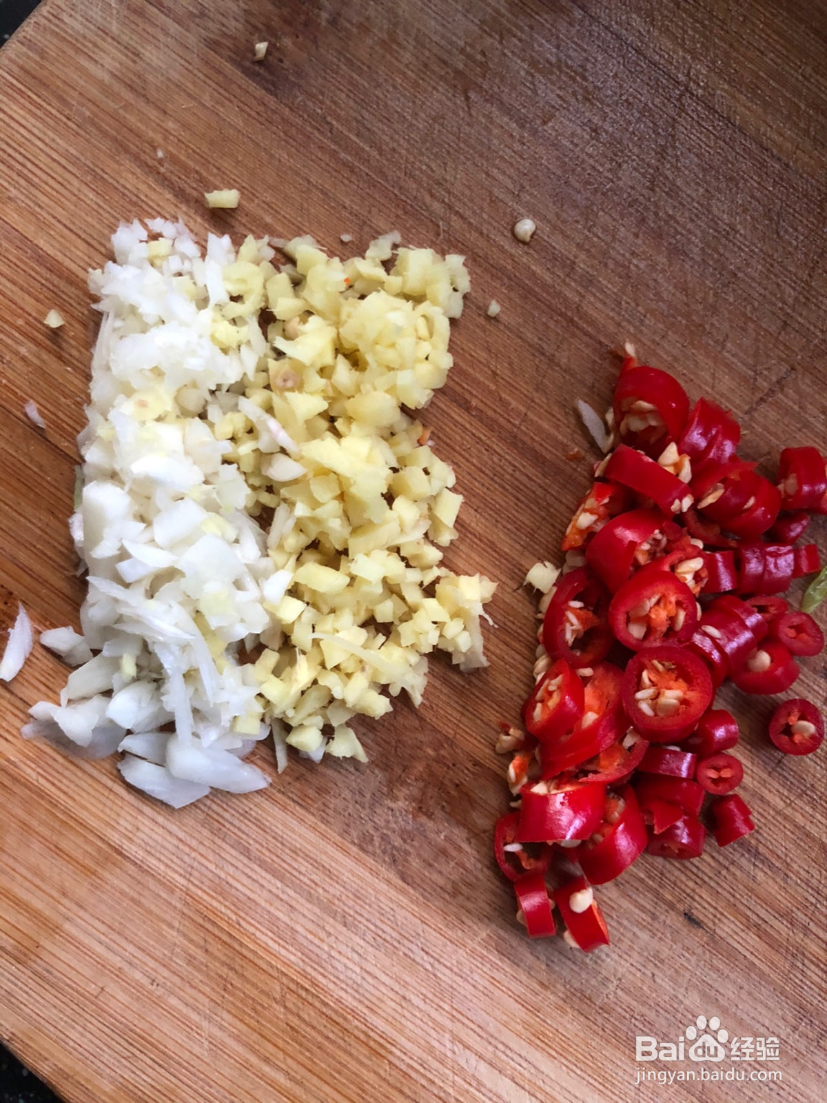 芹菜小炒肉的做法