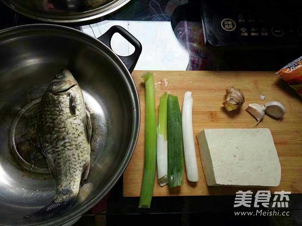 鲫鱼豆腐汤的做法