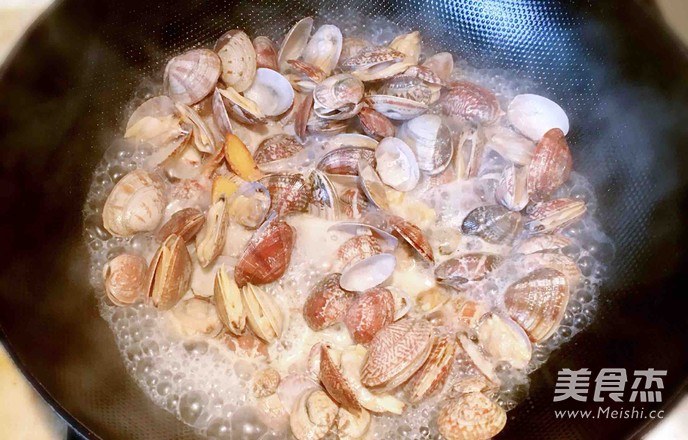 蚝油花蛤的做法