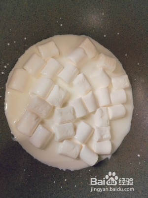 不用烤箱的万能版草莓布丁