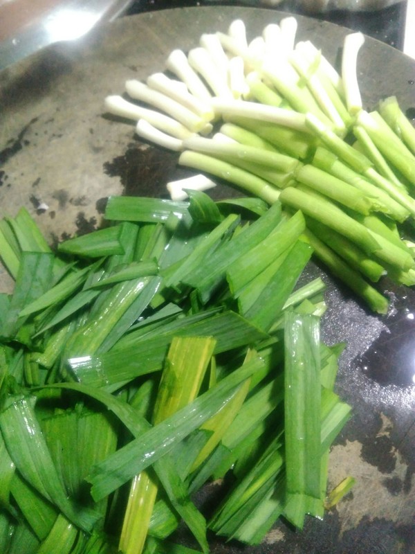 腊肉炒蒜苗的做法