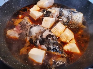 河北鱼头炖豆腐