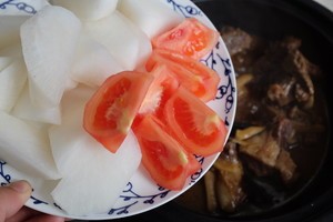 正宗番茄酸味萝卜炖排骨饭怎么做