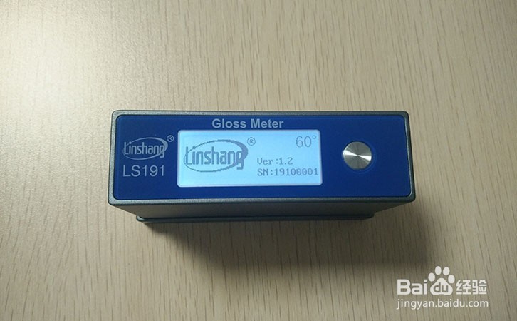 便携式光泽度计测量木材桌面