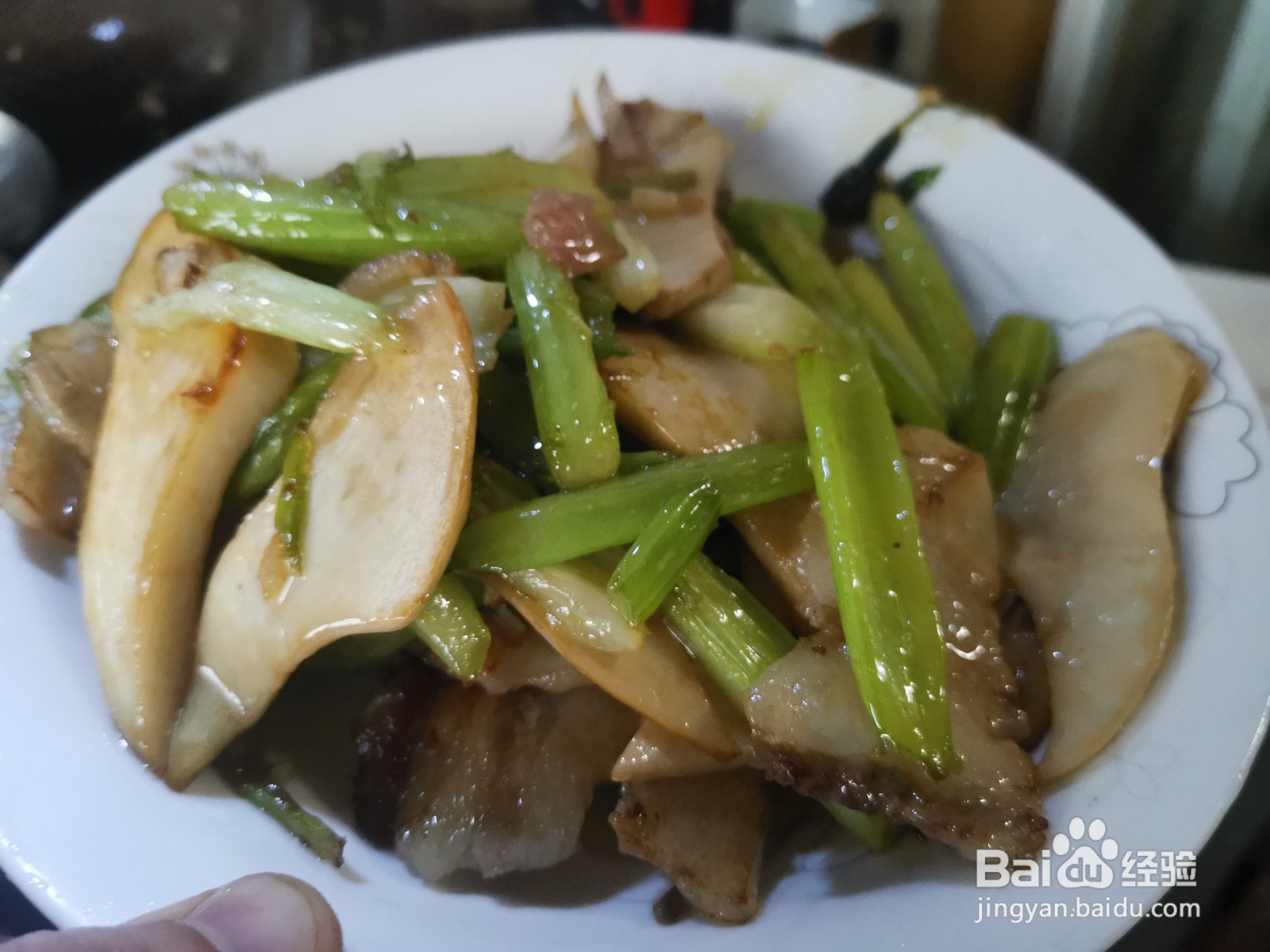 猪头肉杏鲍菇炒芹菜