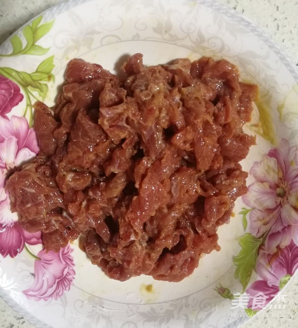 芹菜炒牛肉（砂锅版）