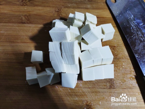 好吃到停不下来的鸡头米烧豆腐怎么做呢