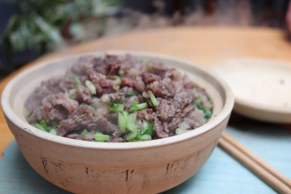 碳火蝶豆兰牛肉饭