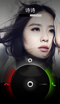 让我们先来看看没有来电全屏大头贴的时候,电话响起时你的屏幕显示.