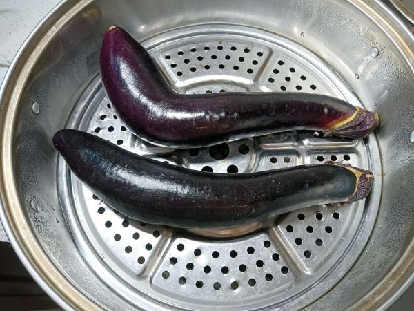 清蒸茄子蘸蒜泥