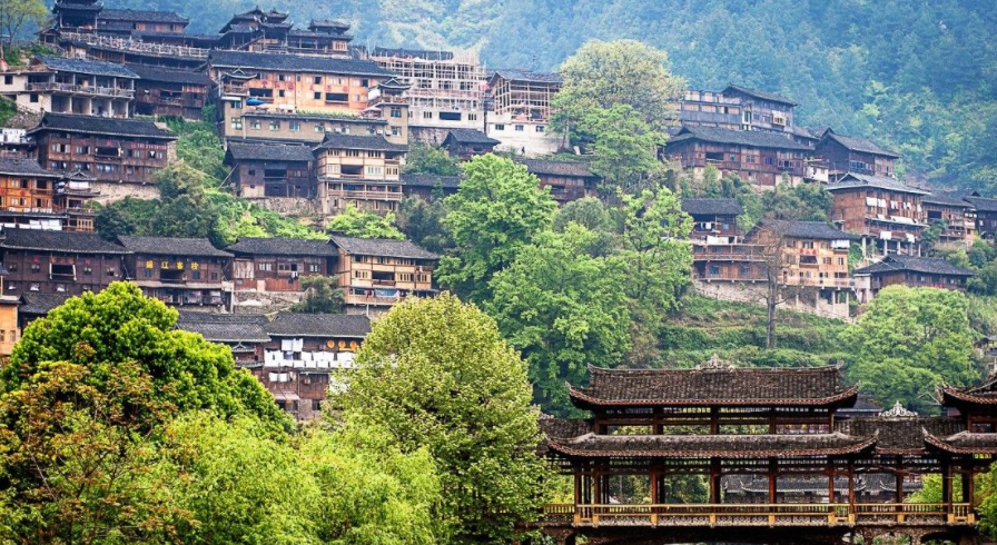 西江千户苗寨的建筑有什么特点