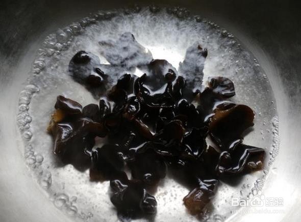 5分钟凉拌木耳，清爽低脂。