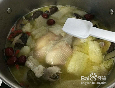 一看就流口水的香菇竹荪老鸡汤