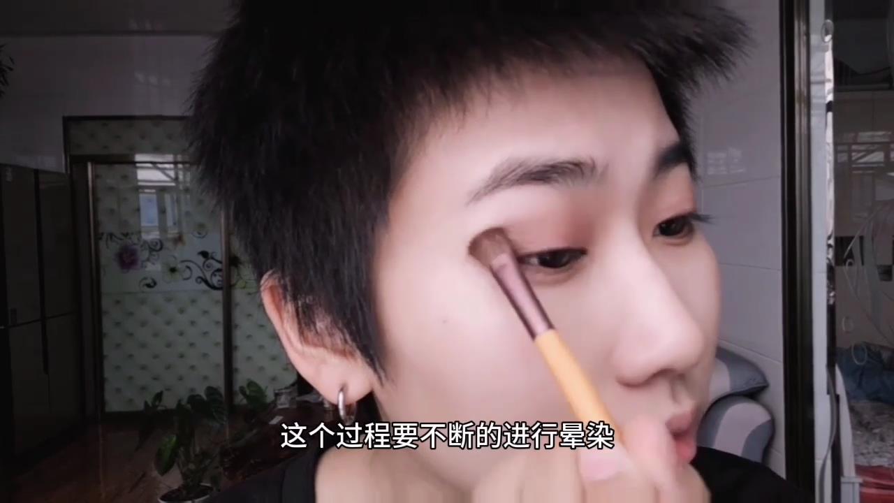 简单百搭的眼影怎么画