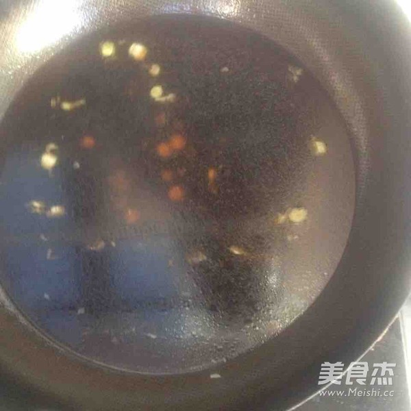 蔬菜鲜虾面的做法