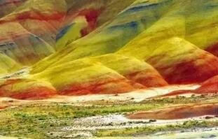 彩色沙漠是怎样形成的