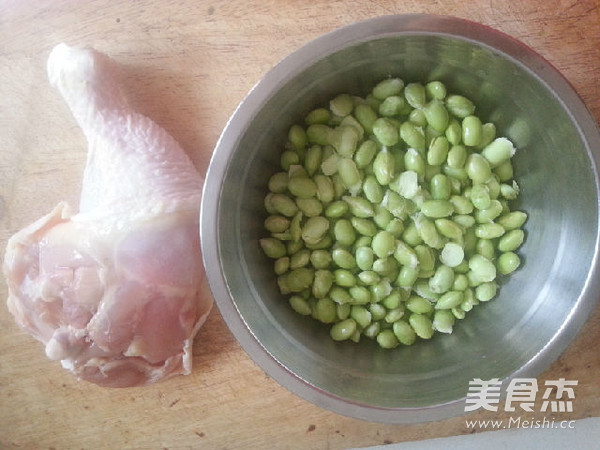 毛豆炒鸡腿肉