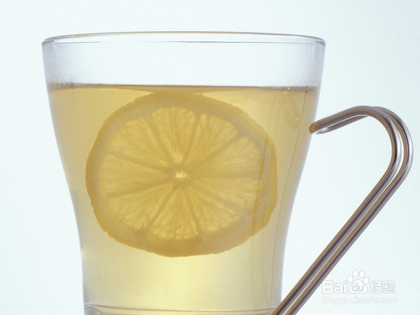 柠檬美白牙齿用法