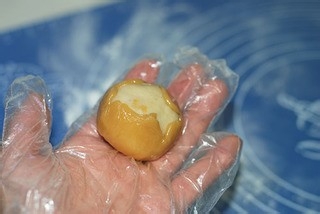 中秋节：[3]如何制作莲蓉蛋黄月饼