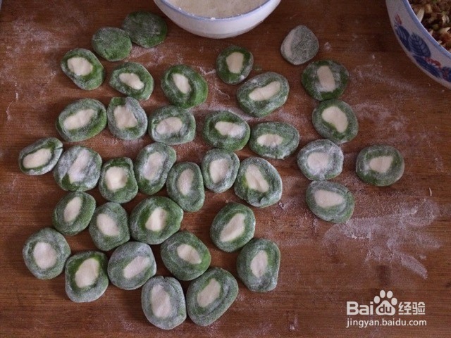 双色香菇饺子的做法