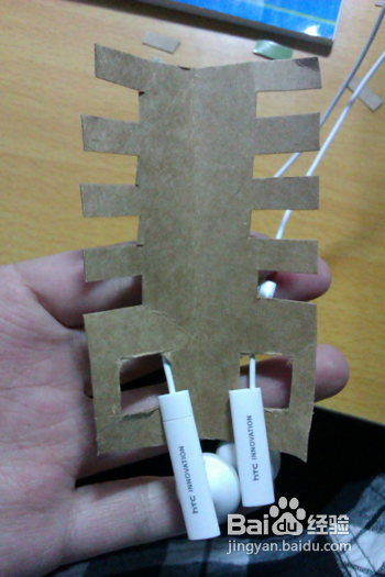 怎样收纳各个凌乱的耳机.