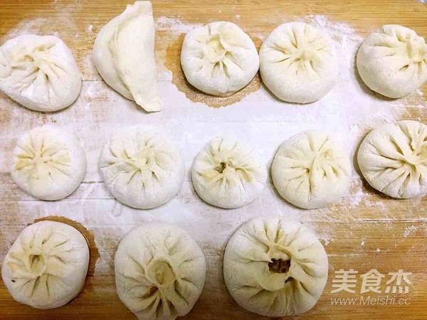 自制白菜猪肉发面包子
