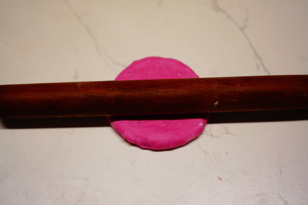 火龙果爱心椰蓉面包