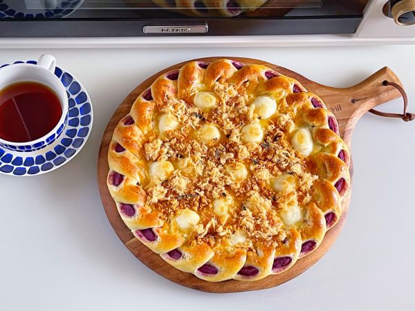 旋风卷边麻薯肉松披萨