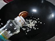 虾米炒鸡腿菇做法