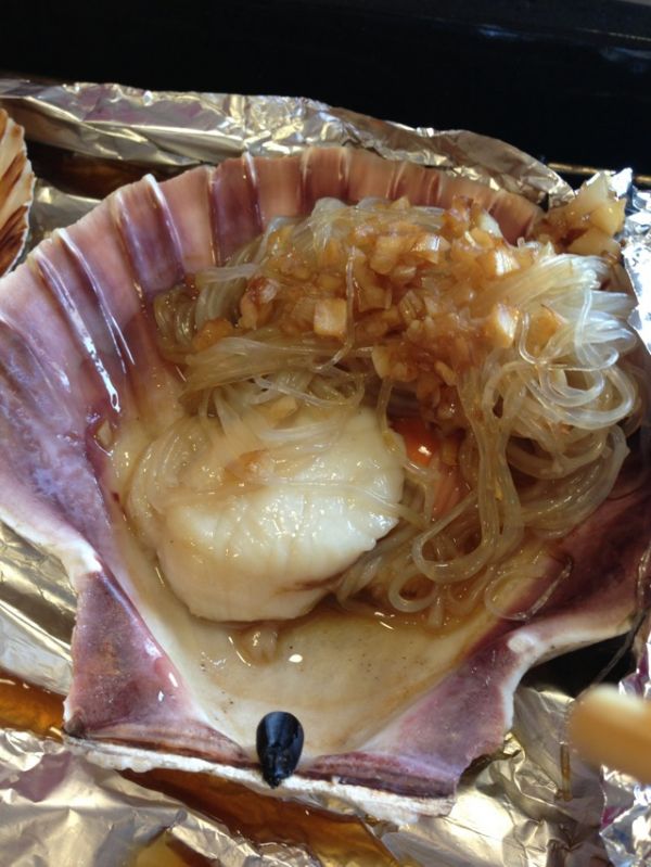 蒜茸粉丝烤扇贝