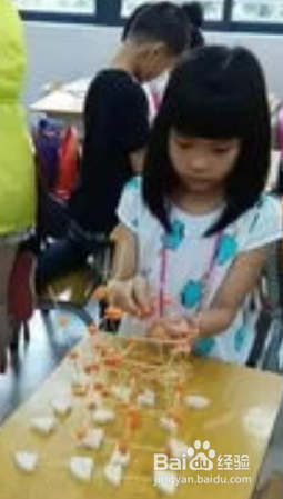 胡萝卜牙签高塔制作方法