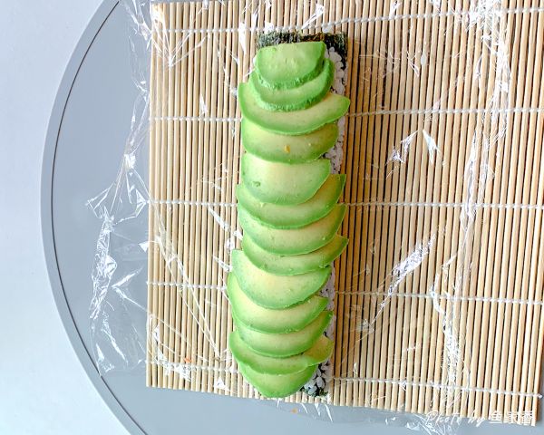 鳗鱼牛油果寿司
