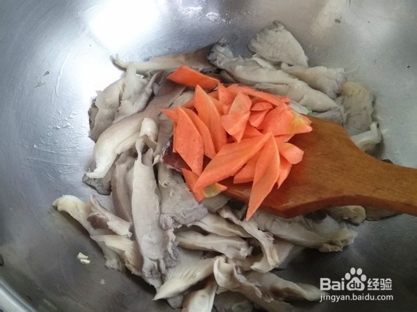 小朋友都爱吃的凤尾蘑炒鸡蛋