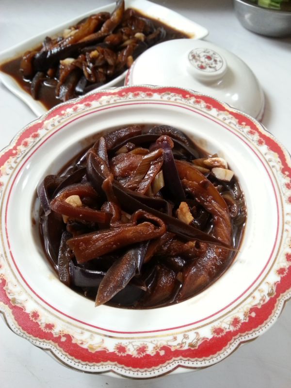 豆酱茄子条拌刀削面