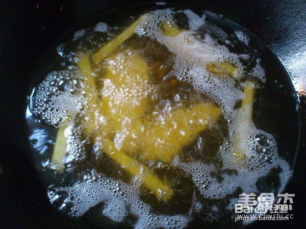 如何炸出金黄色的薯条