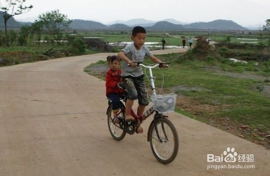 六一儿童节，儿童骑自行车安全小贴士