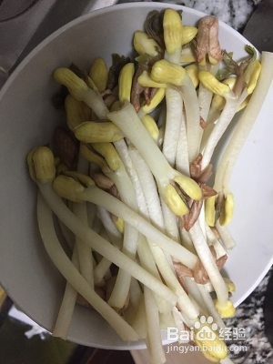 教你怎么做彩椒花生苗