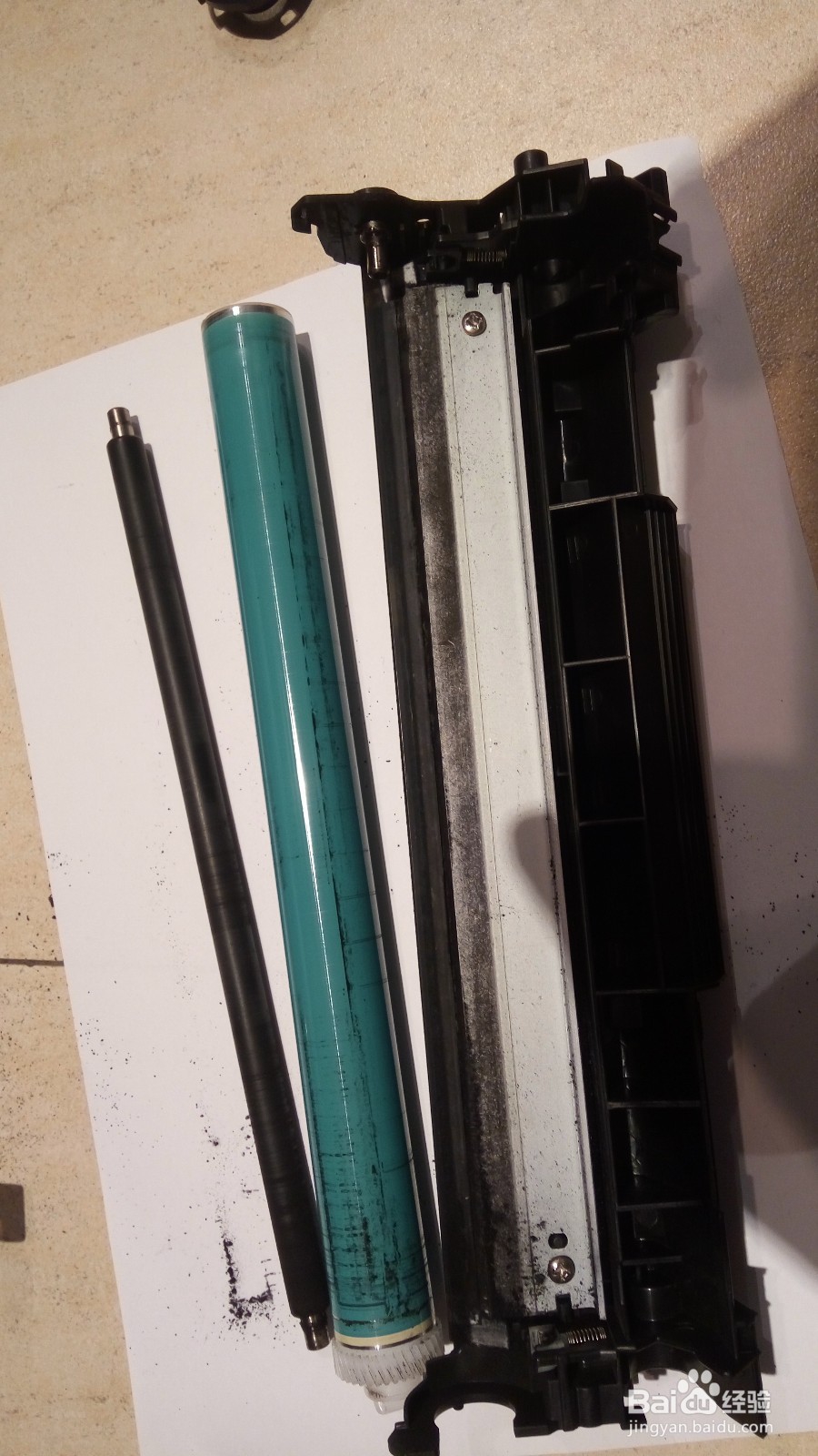 HP惠普P1007打印机打印黑色条痕废粉仓清理