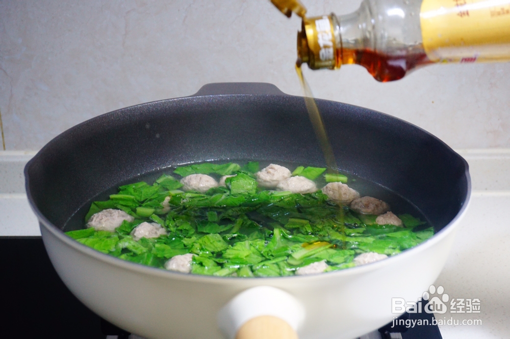 味美鲜香的小白菜肉丸汤