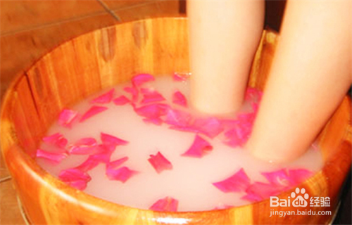 如何去除脚后跟死皮？保养脚也很重要哦！