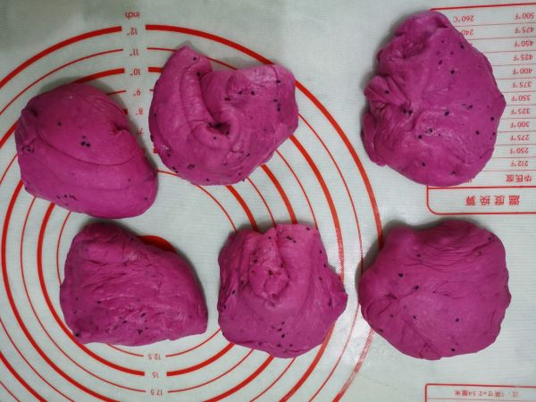 火龙果芝士培根包